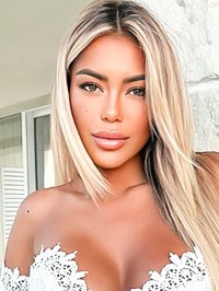 European single woman Dajen from Milan