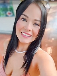 Latin single woman Yineth from Bogotá