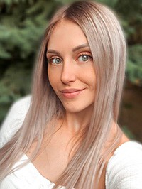 Ukrainian single woman Karina from Kyiv