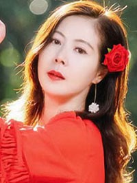 Asian single woman Qing from Shuangyashan