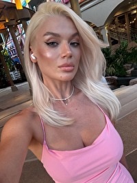 Anastasia de Bali, Indonesia
