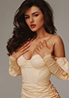 Catalina from London, United Kingdom