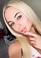 Maria from Paris, France