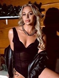 Single Maria from Paris, France