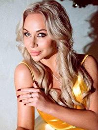 Single Maria from Paris, France