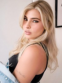 Single Carolina from Medellín, Colombia