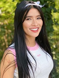 Single Estefania from Bello, Colombia