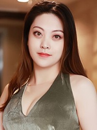 Asian woman Jiayi from Aizhou, China