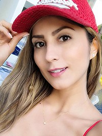 Latin single Maria from Bogotá, Colombia
