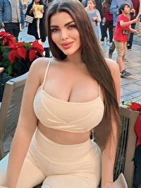 Single Renata from London, United Kingdom
