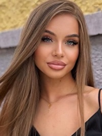 Single Alexia-Cristina from Cluj-Napoca, Romania