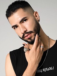 Single Emanuel from Medellín, Colombia