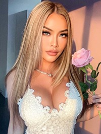Asian Bride Patcharaphorn from Phuket