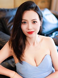 Asian single woman Jingchun (Anja) from Guangzhou