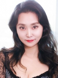 Asian Bride Hong (Hon) from Shanghai