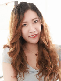 Asian Bride Jiaqi (Qi) from Shanghai