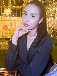 Single Paubla from Medellín, Colombia