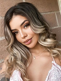 Single Gloria from Medellín, Colombia