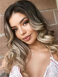 Single Gloria from Medellín, Colombia