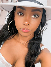 Single Andrea from Cali, Colombia