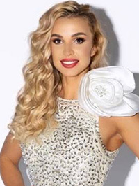 Single Yuliia from Dubai, United Arab Emirates