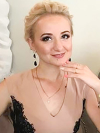 Khrystyna from Kyiv, Ukraine