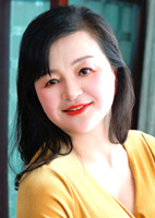 Xiaohua (Hua) from Shanghai, China