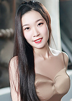 Luyi (Yi) from Wuhan, China