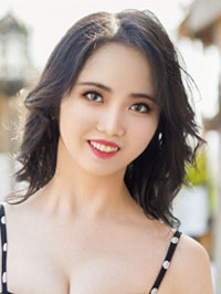 Asian Bride Jiaqi (Qi) from Xi'an