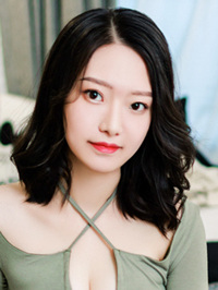 Asian Bride Yifan (Fan) from Taiyuan