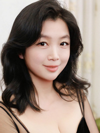 Asian Bride Qian from Zhengzhou