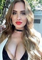 Olena from Marcel, France