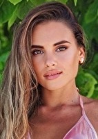 Oryna from Sharjah, United Arab Emirates