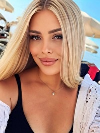 Single Violeta from Timişoara, Romania