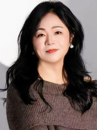 Asian single woman Lin Yan (Zoe) from Changsha