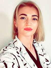 Olena de Saltash, United Kingdom