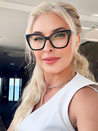 Olena fra Odesa, Ukraine