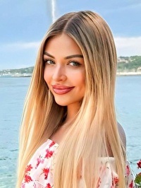 Single Alina from Kharkiv, Ukraine