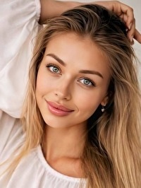 Alina de Kharkiv, Ukraine