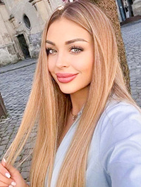 Single Alina from Kharkiv, Ukraine
