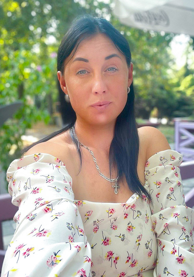 Schöner Single Ivanna